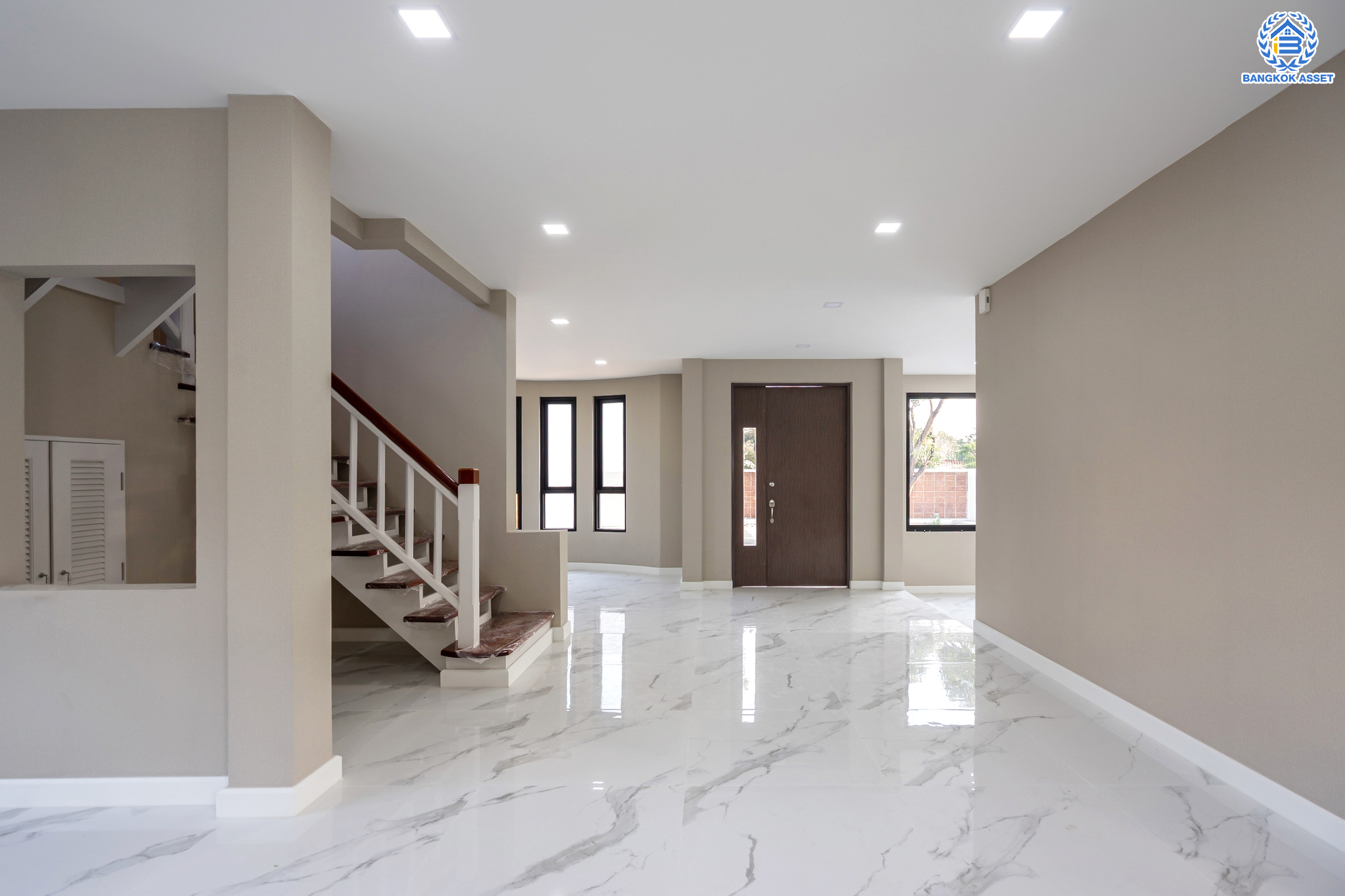 บ้านมือสองตกแต่งใหม่ หลังใหญ่พิเศษ! ม.มัณฑนา ปิ่นเกล้า-กาญจนาภิเษก (ซ.วัดพระเงิน) หลังมุม เนื้อที่ 128.6 ตร.ว. ฟังก์ชันจัดเต็ม 3 ห้องนอน 4 ห้องน้ำ 1 ห้องแม่บ้าน จอดรถได้ถึง 3 คัน เดินทางสะดวกสบาย บนทำเลติดถนนใหญ่ ใกล้เซ็นทรัลเวสต์เกต รถไฟฟ้าสายสีม่วง "สถานีตลาดบางใหญ่" และทางด่วนศรีรัช